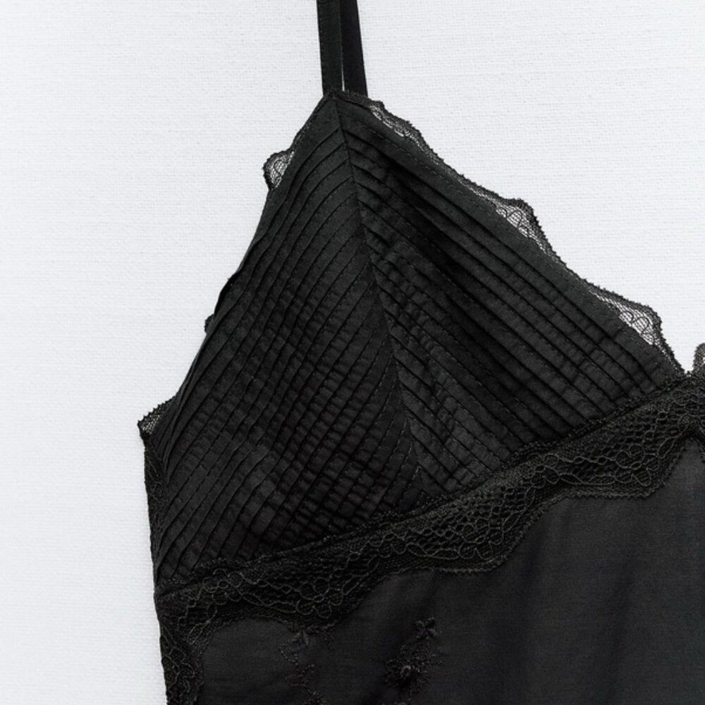 NWT ZARA Short Embroidered Dress - Black / M